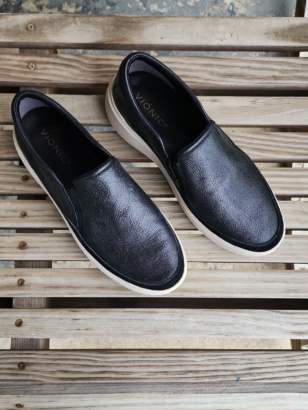 Vionic Kearny Ladies Black Leather Loafer